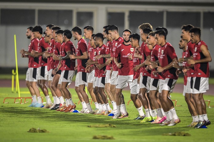 latihan-timnas-indonesia-jelang-melawan-china-1748918616476